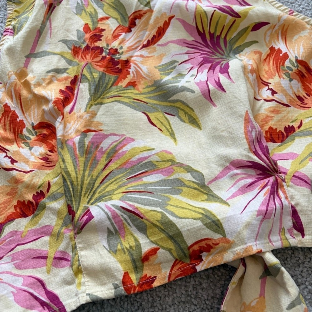 Vintage Tommy Bahama Tie Front Shirt Womens M Pink Floral Silk Tropical Beach - Picture 7 of 7